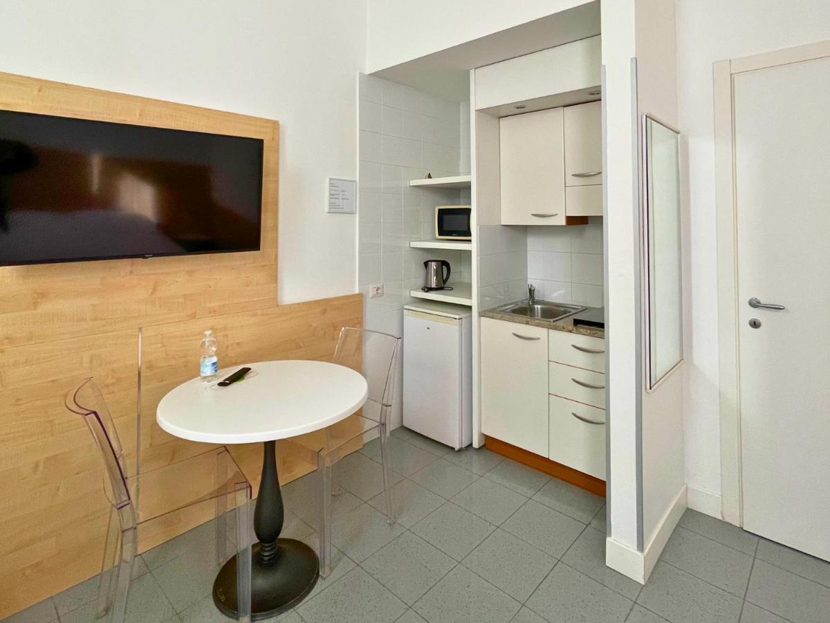 Navigli Suites Милано Екстериор снимка